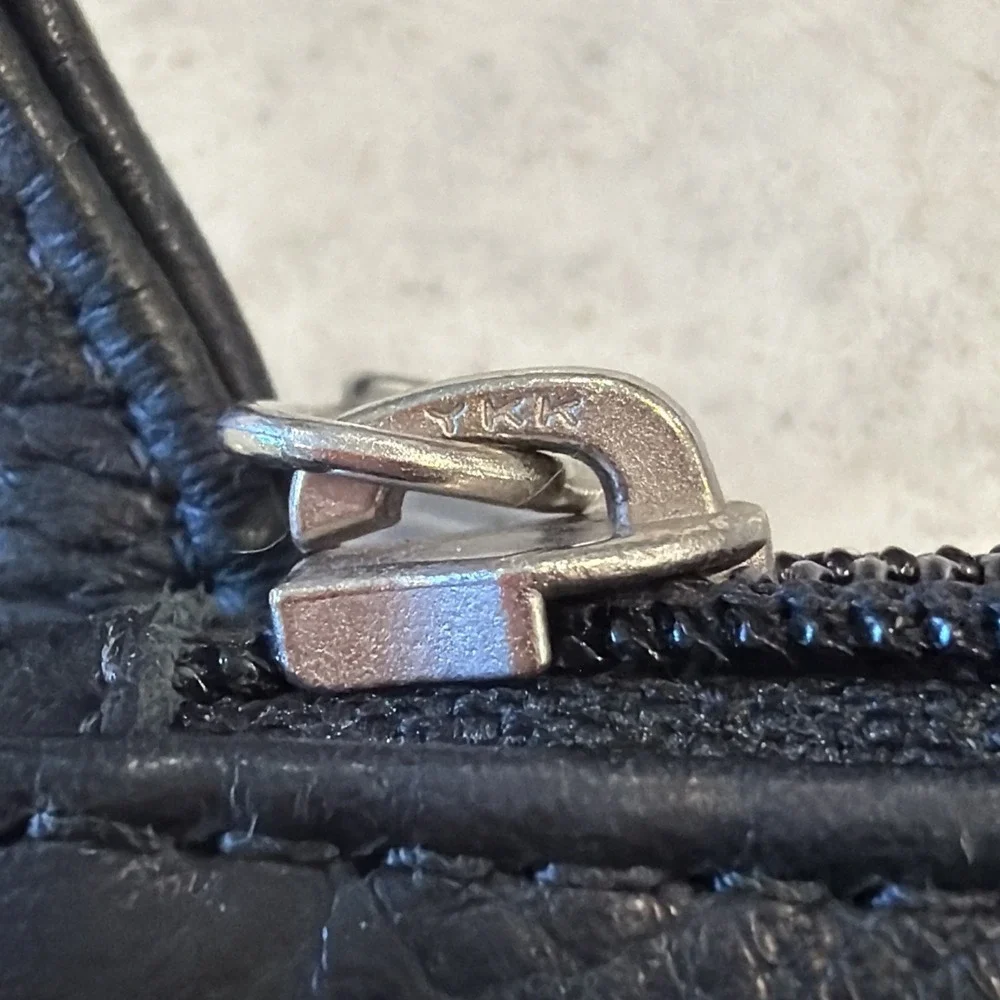 Vintage Sven Berkeley USA Black Pebbled Leather Zipper Crossbody Handbag EUC